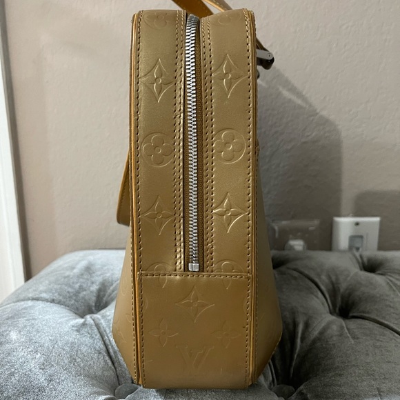 Authentic Louis Vuitton bag - Picture 4 of 17